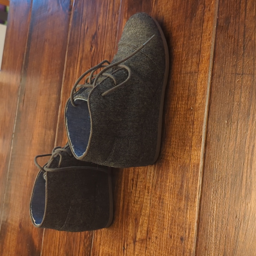 Youth Tom's Desert Wedge